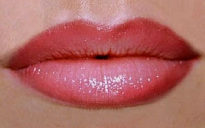 Что такое перманентный макияж губ