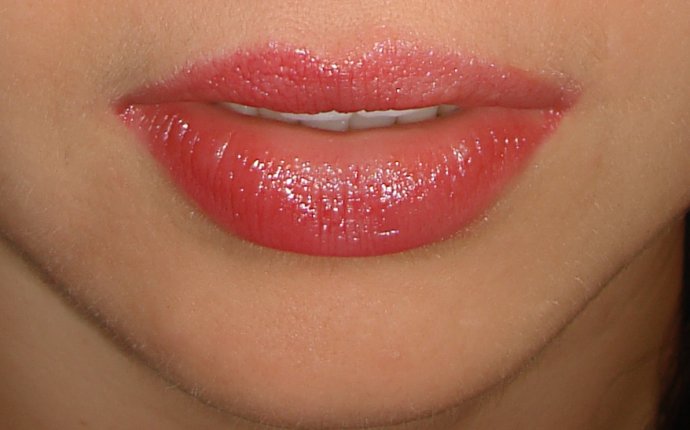 Перманентный макияж губ (татуаж губ) в Красноярске по низкой цене